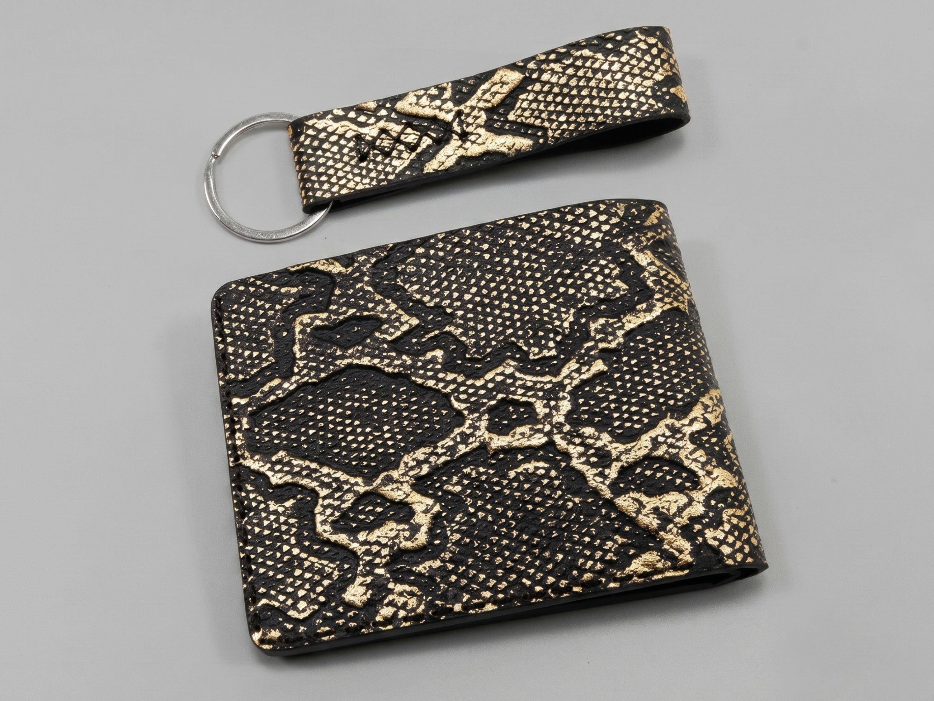 Exotic snake Leather Bifold Wallet for mens slim card holder with matching key chain engraved wallets anniversary gifts for him