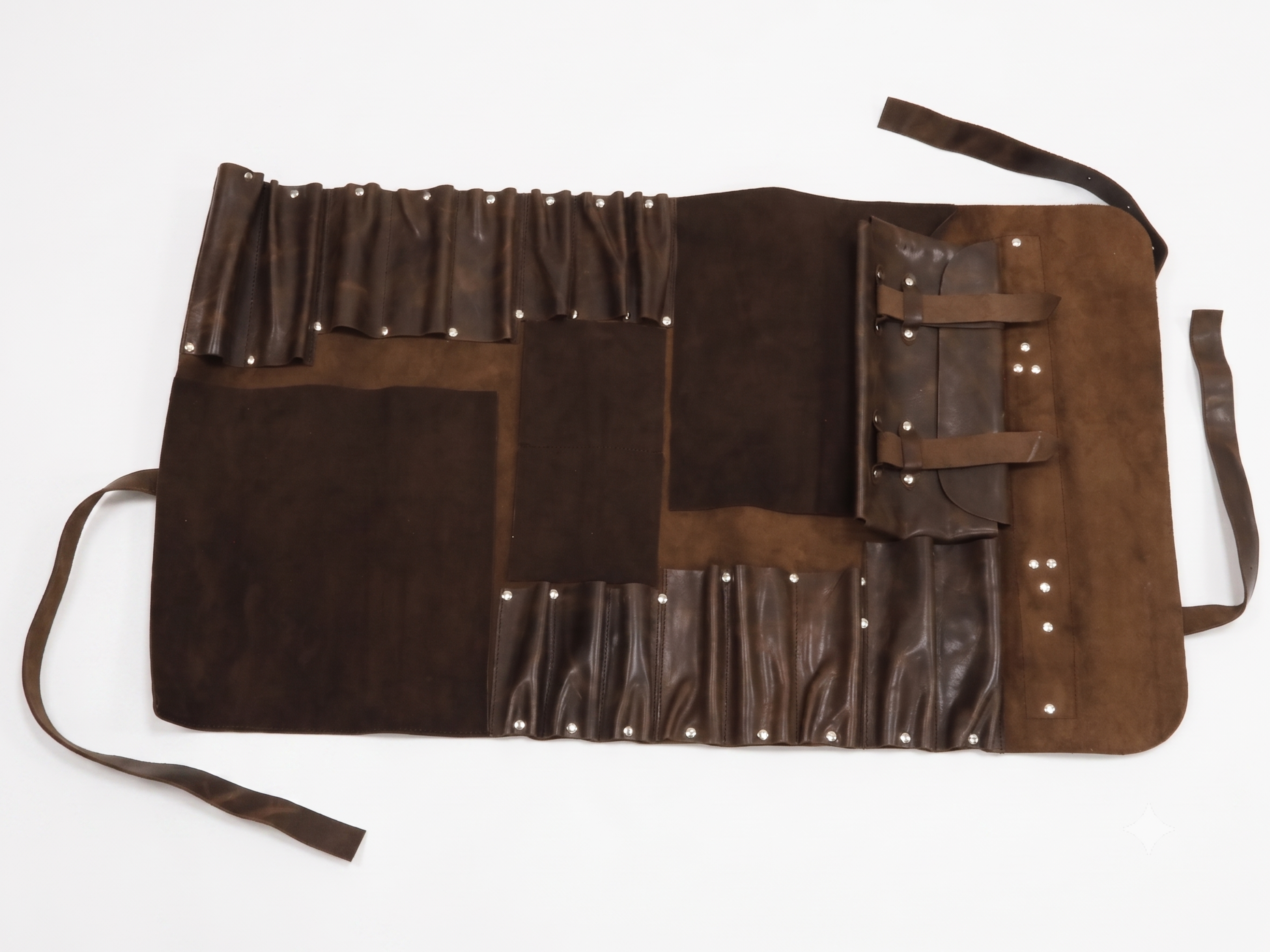Premium Brown Leather Chef Roll – 16-Slot Knife Holder, Portable Cutlery Storage, Travel Kitchen Wrap Bag, Gift for Professional Chefs & Culinary Enthusiasts (Copy) (Copy)