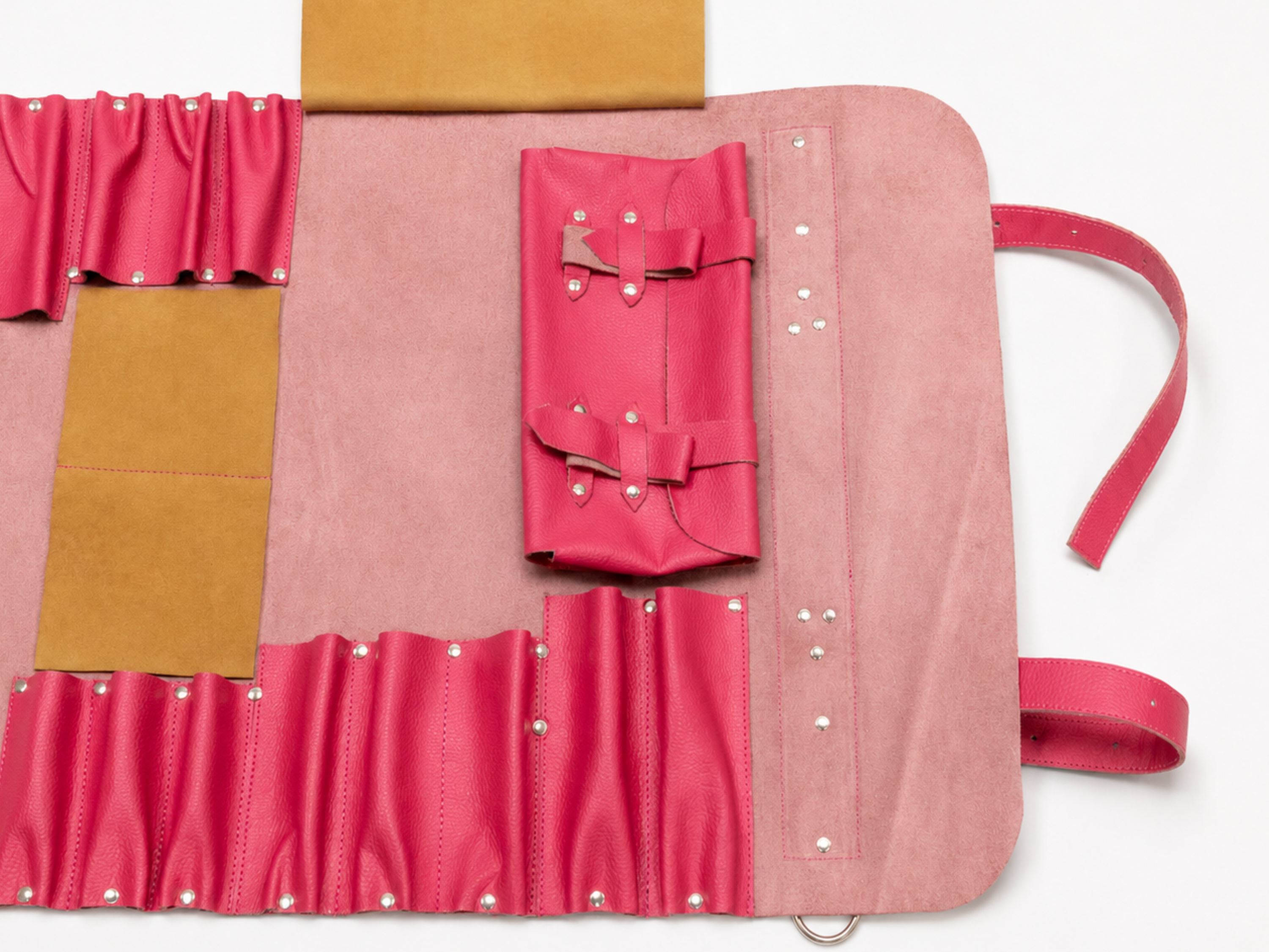 Premium Pink Leather Chef Roll – 16-Slot Knife Holder, Portable Cutlery Storage, Travel Kitchen Wrap Bag, Gift for Professional Chefs & Cooking Enthusiasts