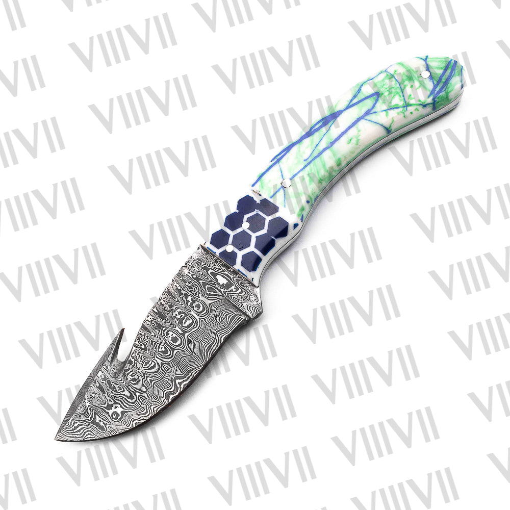 Damascus Steel Gut Hook Hunting Knife – Resin Handle | Hand Forged Full Tang Knife for Camping & Outdoor Gift