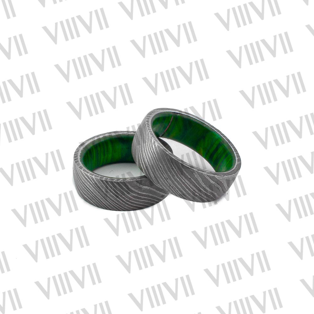 Forge Damascus ring Men's Wedding Band with an exquisite pattern green wood