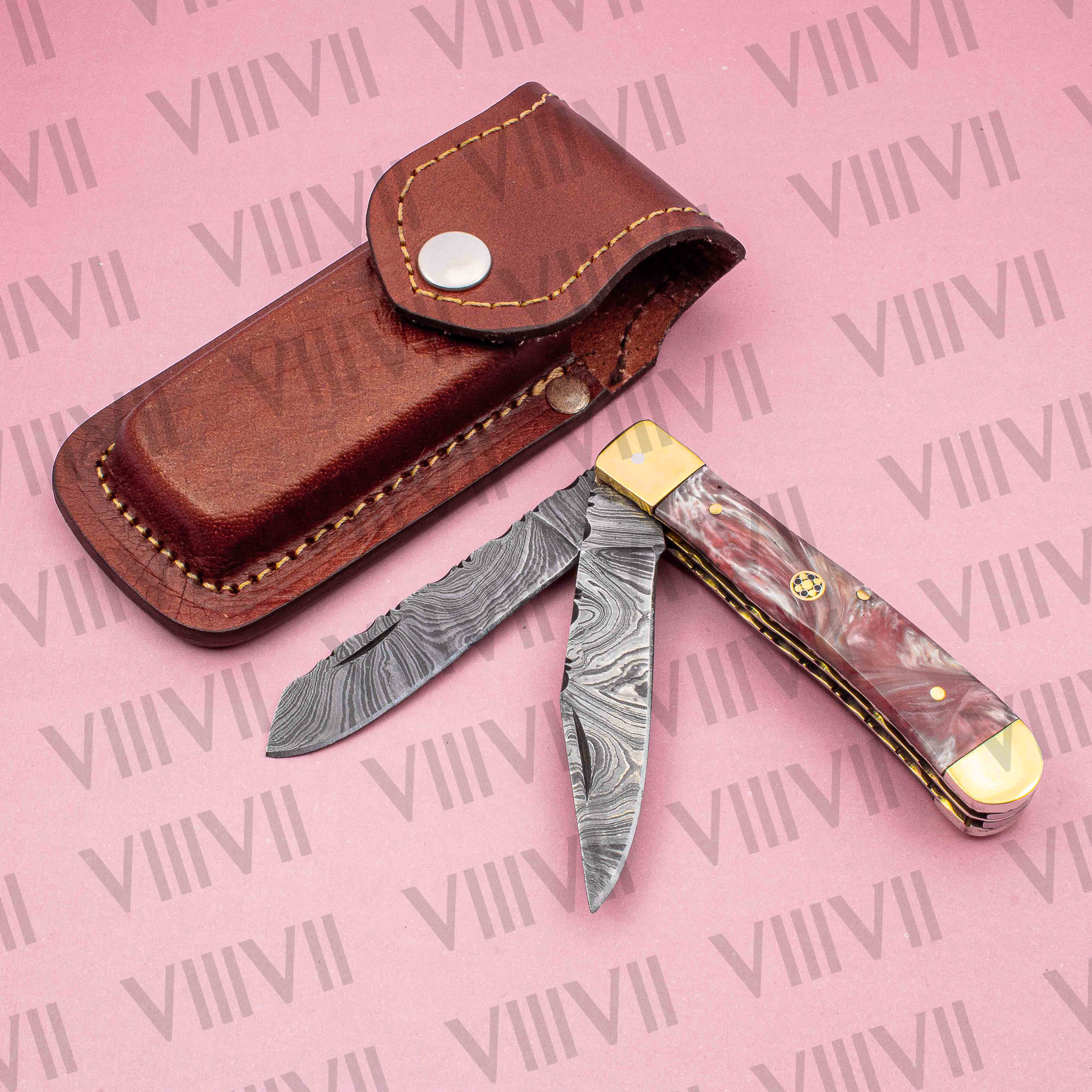 Double Blade Damascus Pocket Knife with Pink Resin Handle | Trapper Folding Knife with Clip & Spey Blades – Gift Box or Leather Sheath