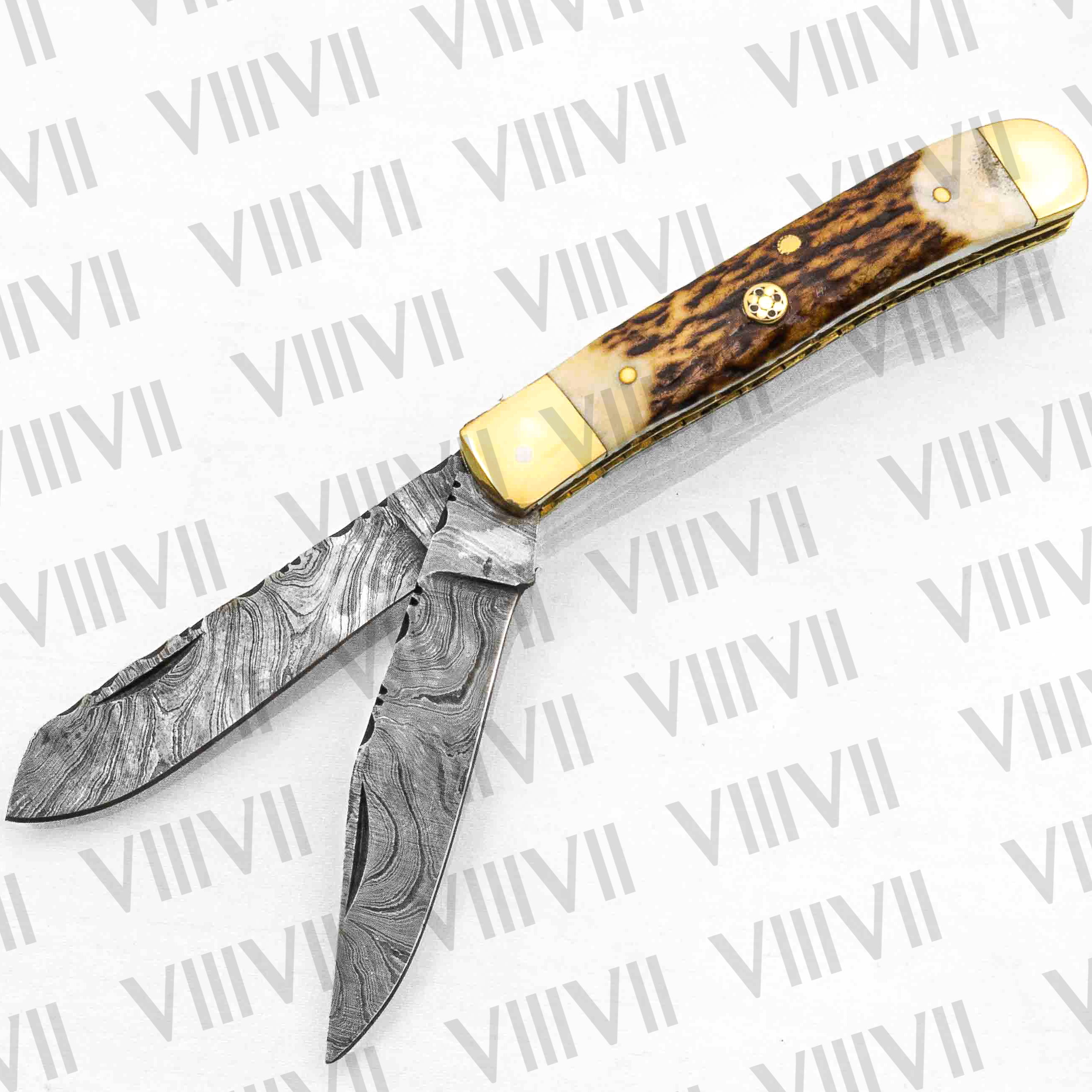Double Blade Damascus Pocket Knife with Genuine Stag Handle | Trapper Folding Knife with Clip & Spey Blades – Leather Sheath or Gift Box