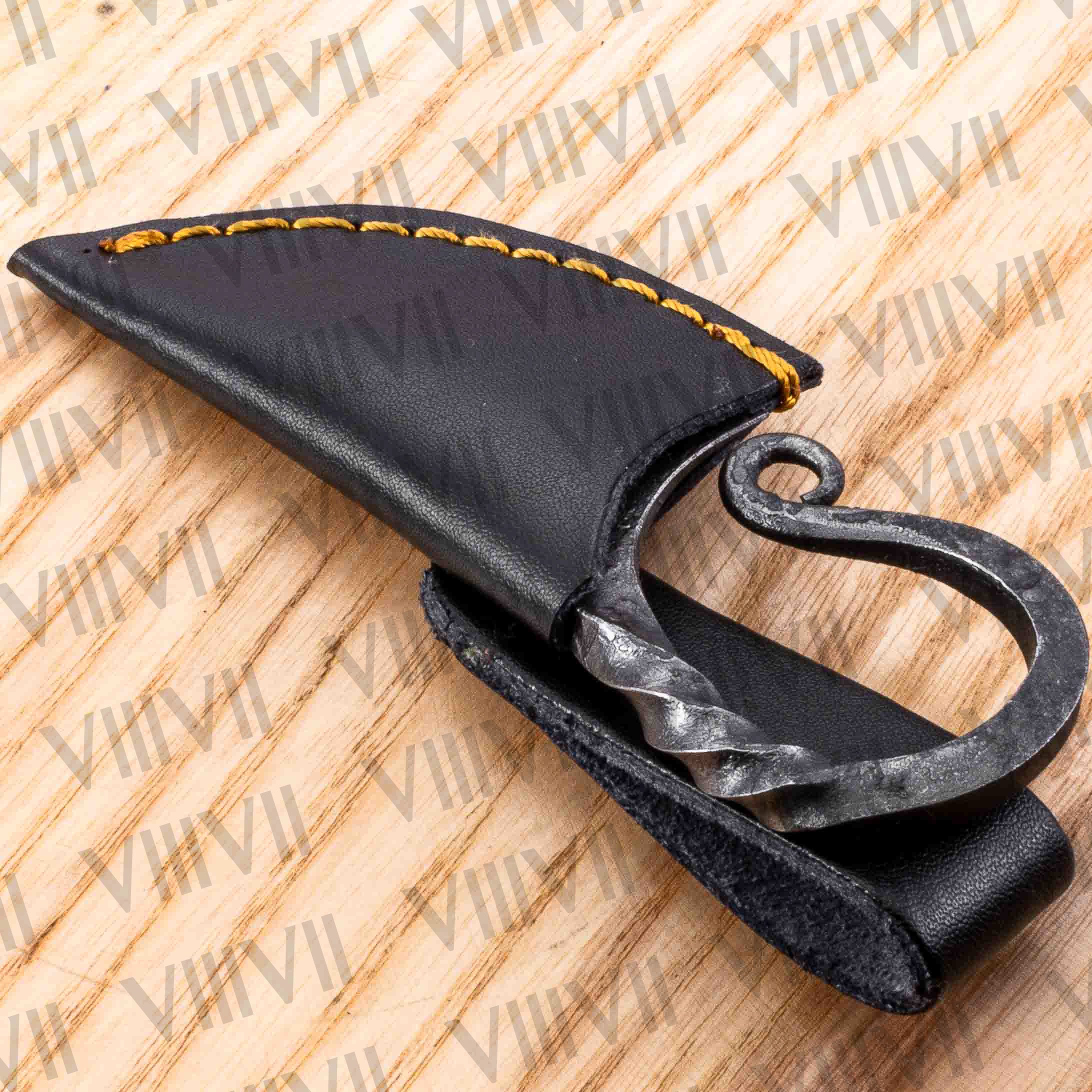 Medieval Neck Knife with Carbon Steel Blade and Genuine Leather Sheath – Perfect for LARP and Reenactments