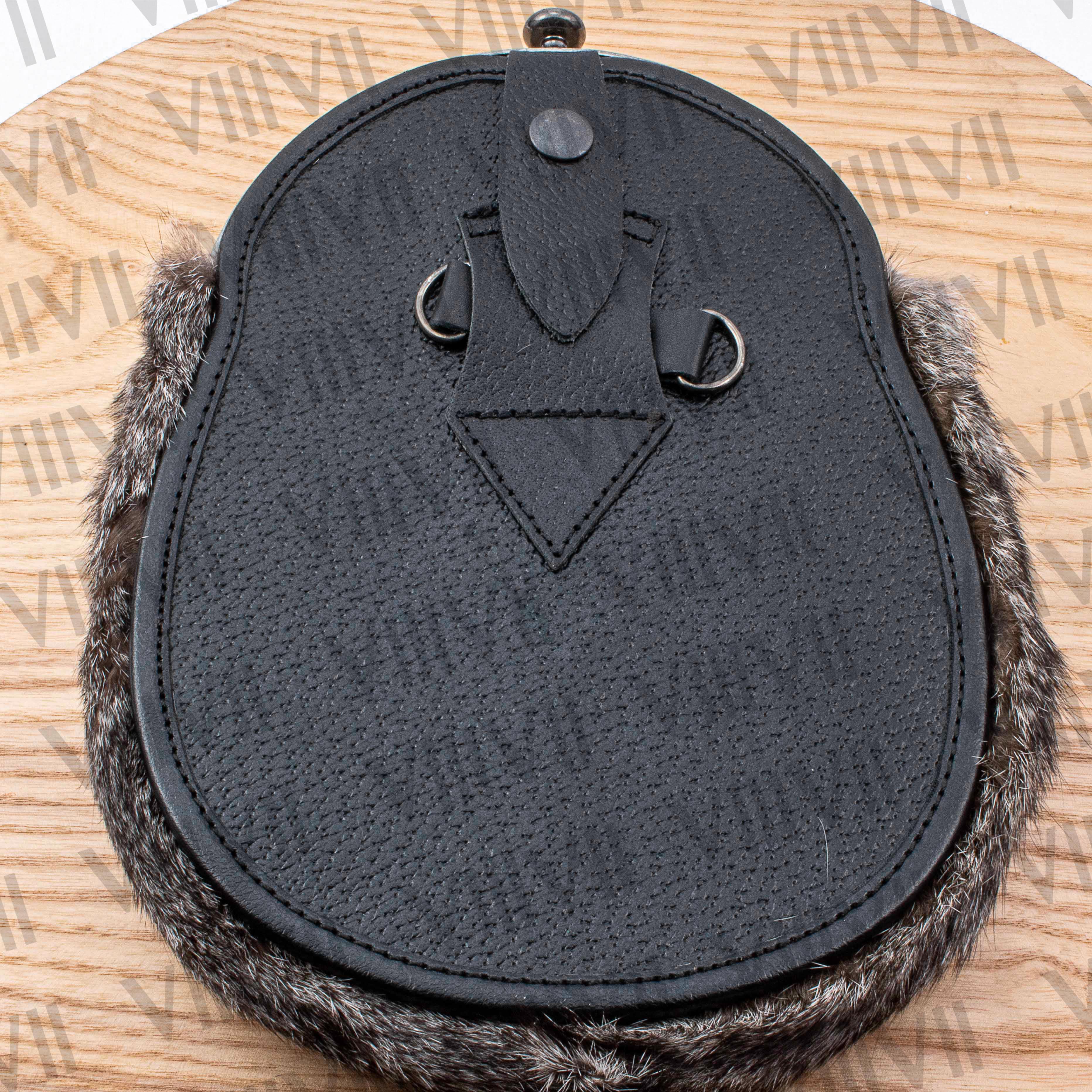 Scottish sporran with Coyote fur sporran genuine pig grain leather