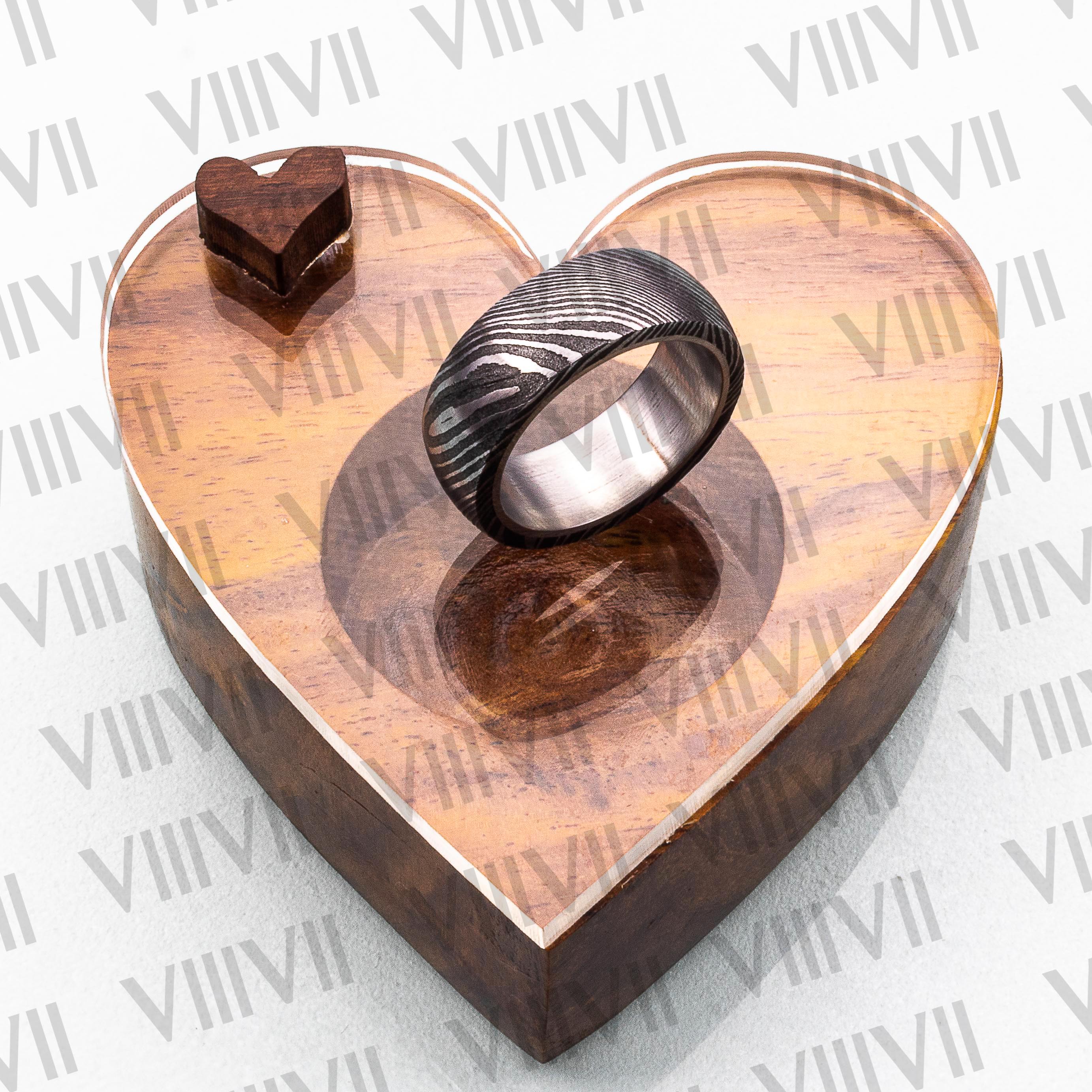 Damascus steel ring with beautiful rosewood gift box