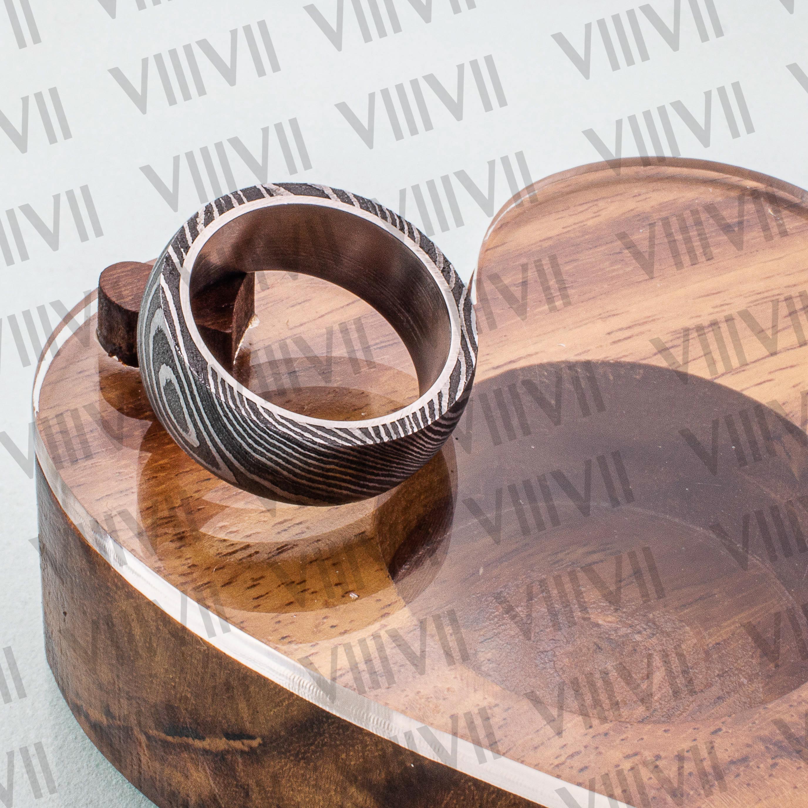 Damascus steel ring with beautiful rosewood gift box