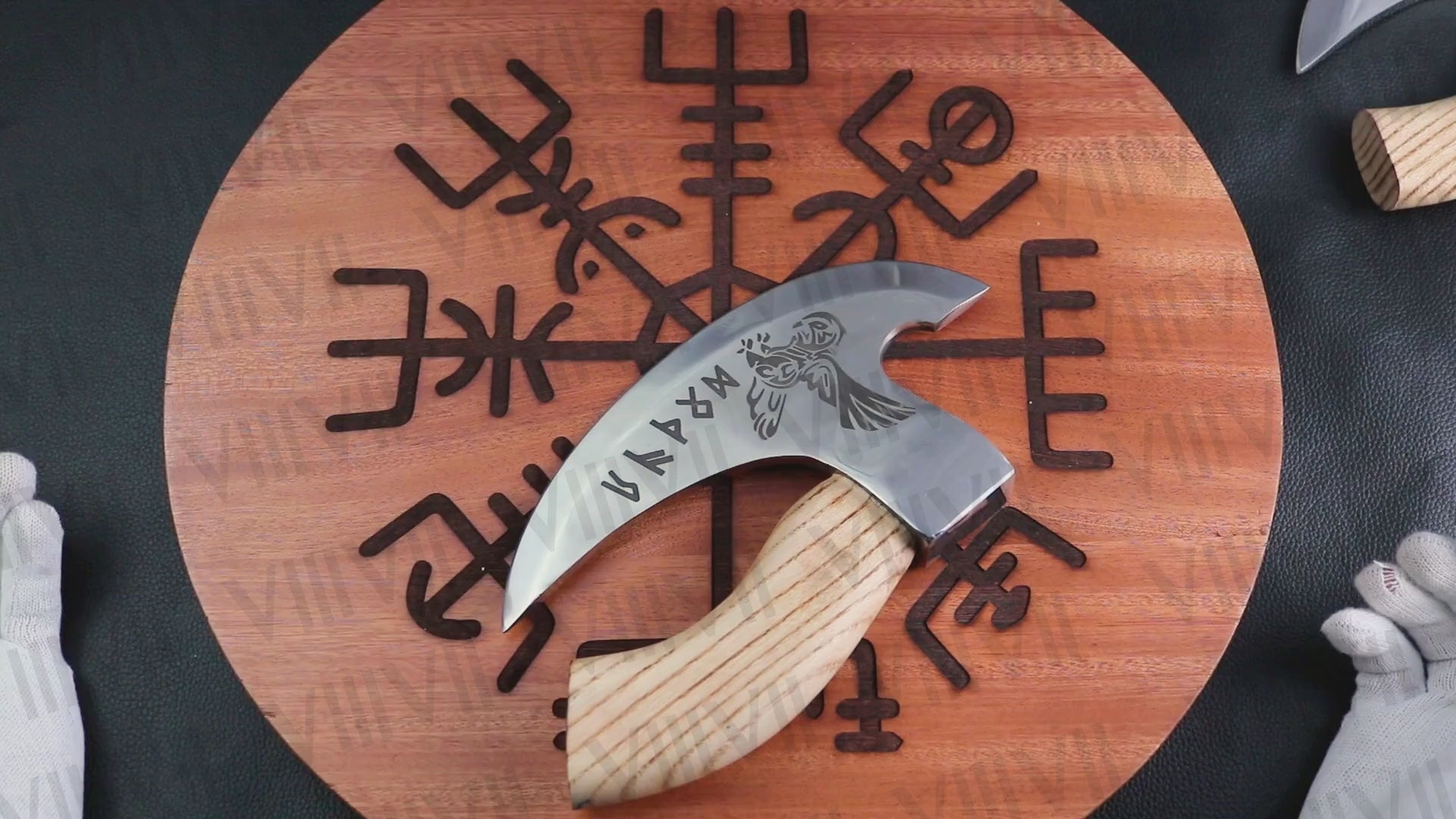 Viking axe pizza cutting tools handmade non slip handle high carbon steel restaurant supplies custom logo engraved leather cover