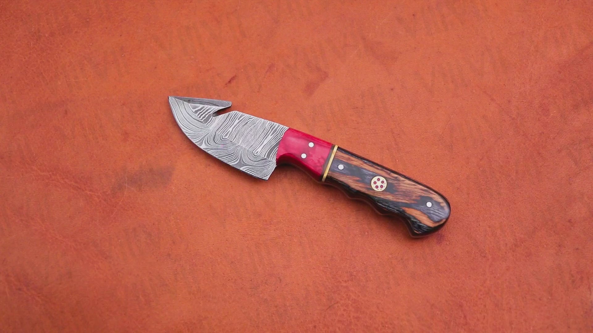 Hand-Forged Gut Hook Knife in Damascus Steel with Ashwood Handle – Premium Hunting & Skinning Blade