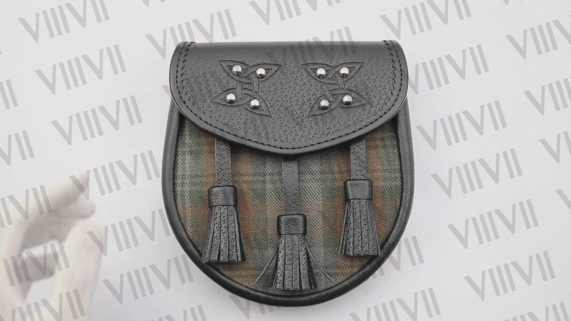 Scottish Clan Sporran Crafted from Genuine Leather and Tartan Traditional Highland Kilt Accessory for Games, Parades & Events