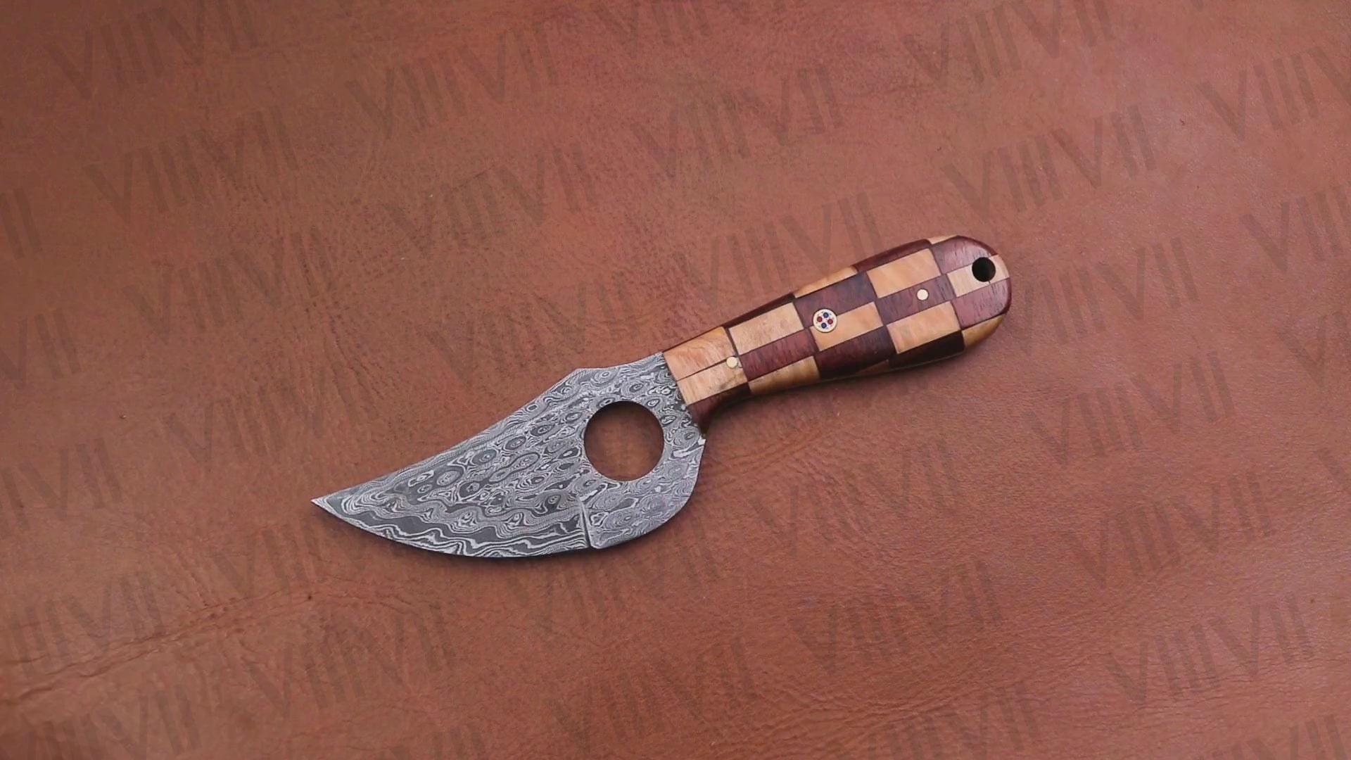 Damascus Steel Hunting Knife – Rosewood & Ashwood Chess Handle | Hand Forged Full Tang Knife for Outdoor Use & Gift for Him